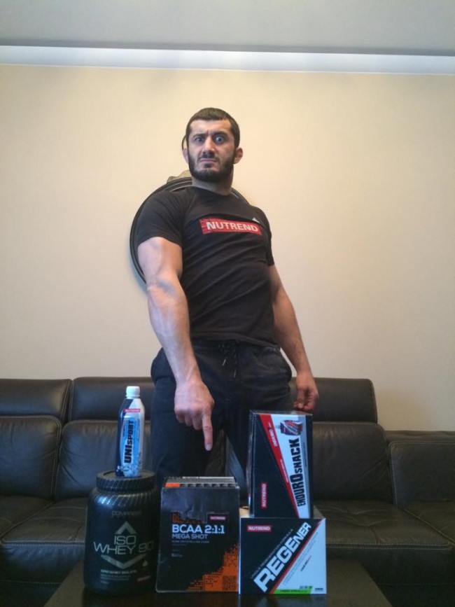 Treino de MMA com Mamed Khalidov